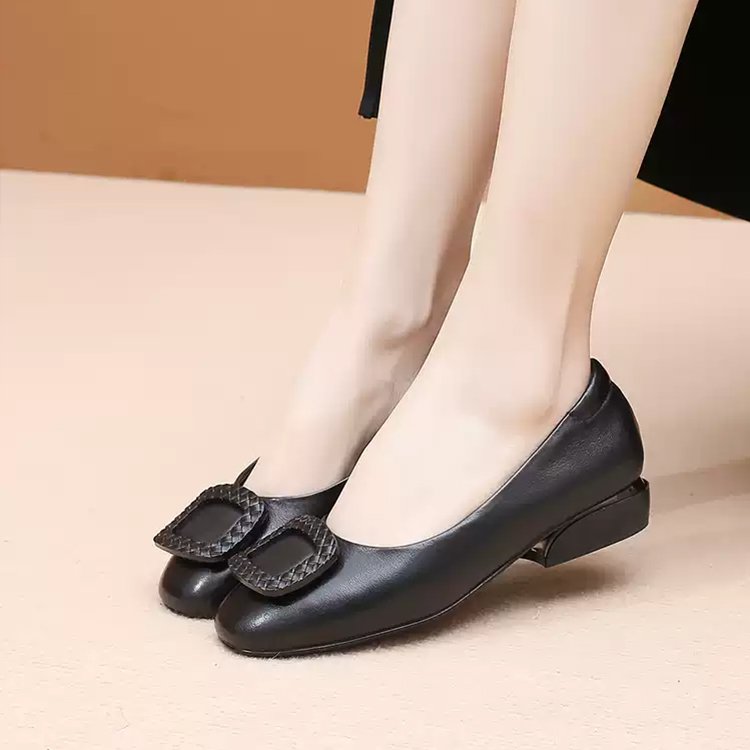 『本革パンプス』