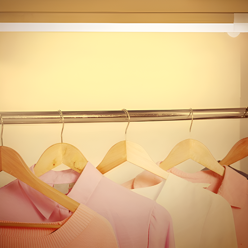 ワードローブとキャビネットのセンサーライト