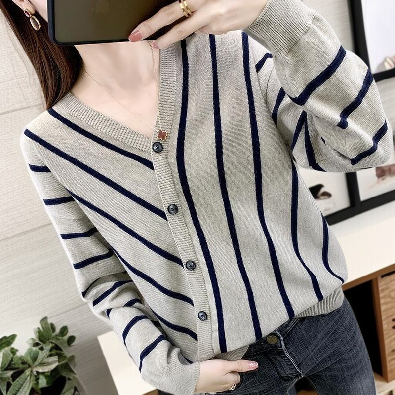 신상 봄가을 디자인 스웨터 여 루즈핏 위에 군더더기 이너 브이넥 니트 톱