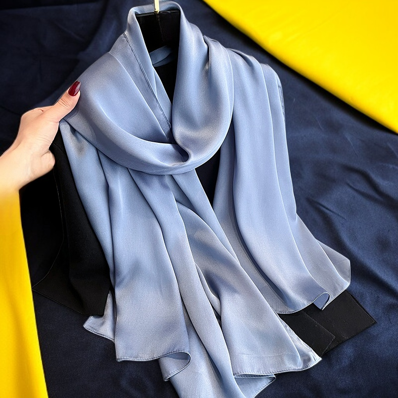 女性用ショールとスカーフ