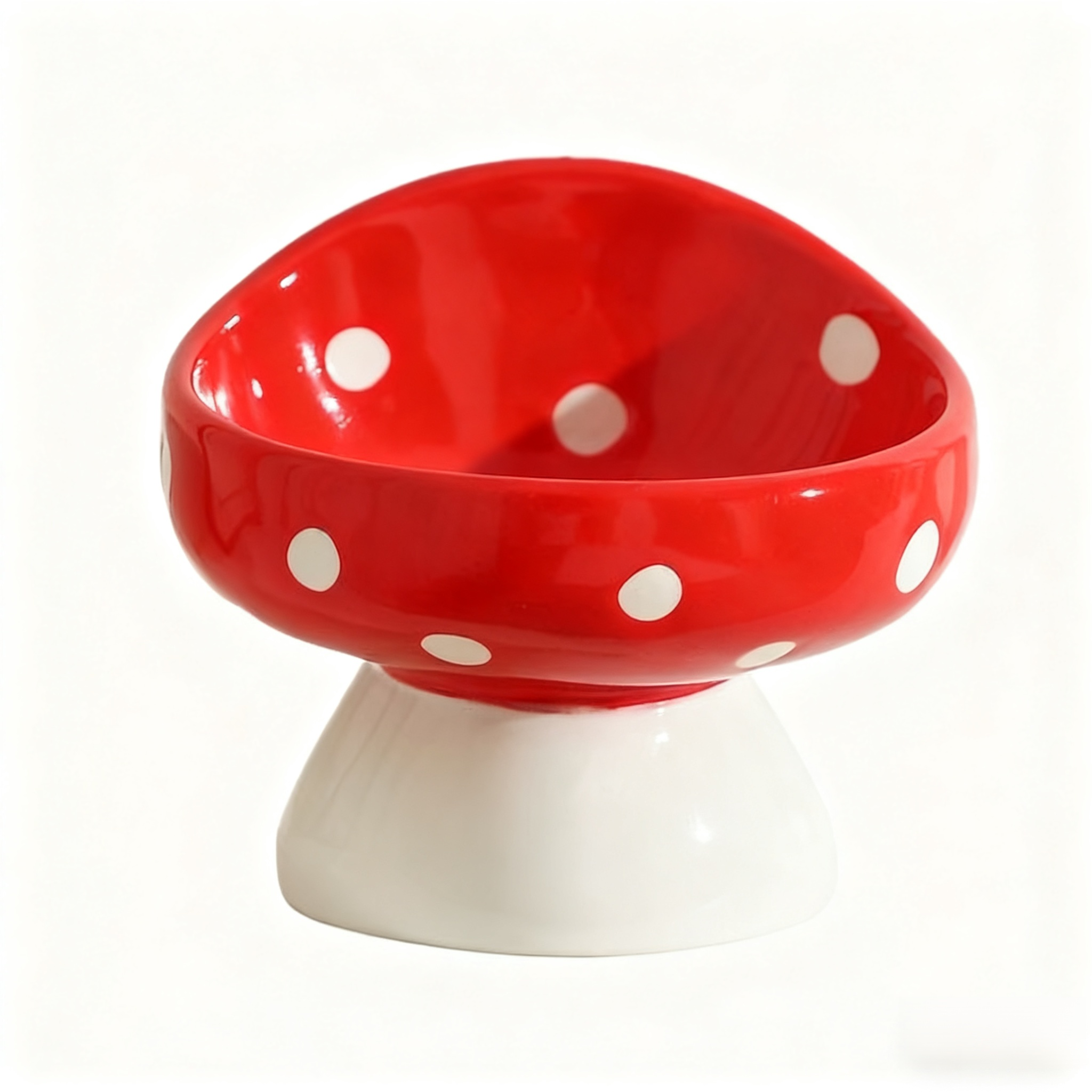 高さのあるキノコ型の陶器製キャットフードボウル