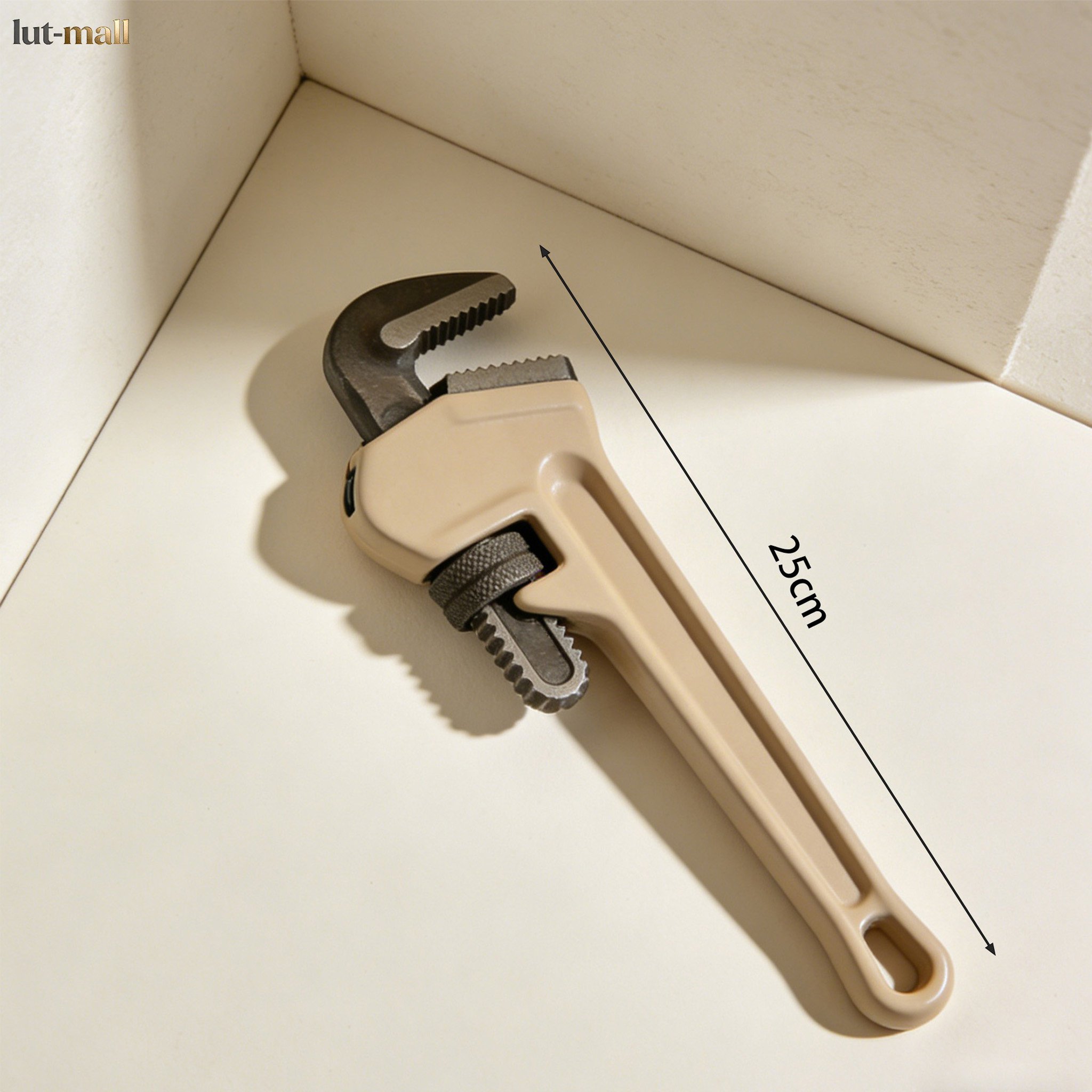 파이프 작업에 사용되는 렌치