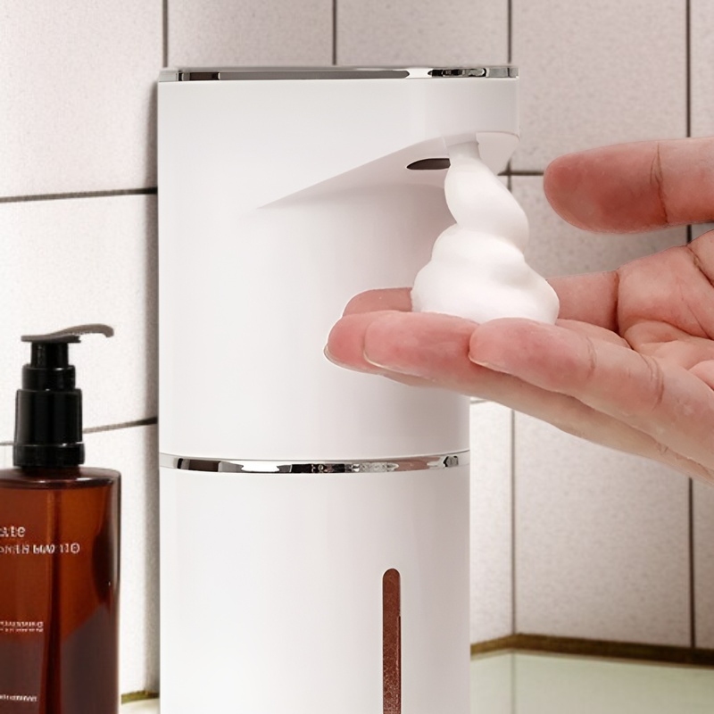 Vista frontal del dispensador automático de jabón