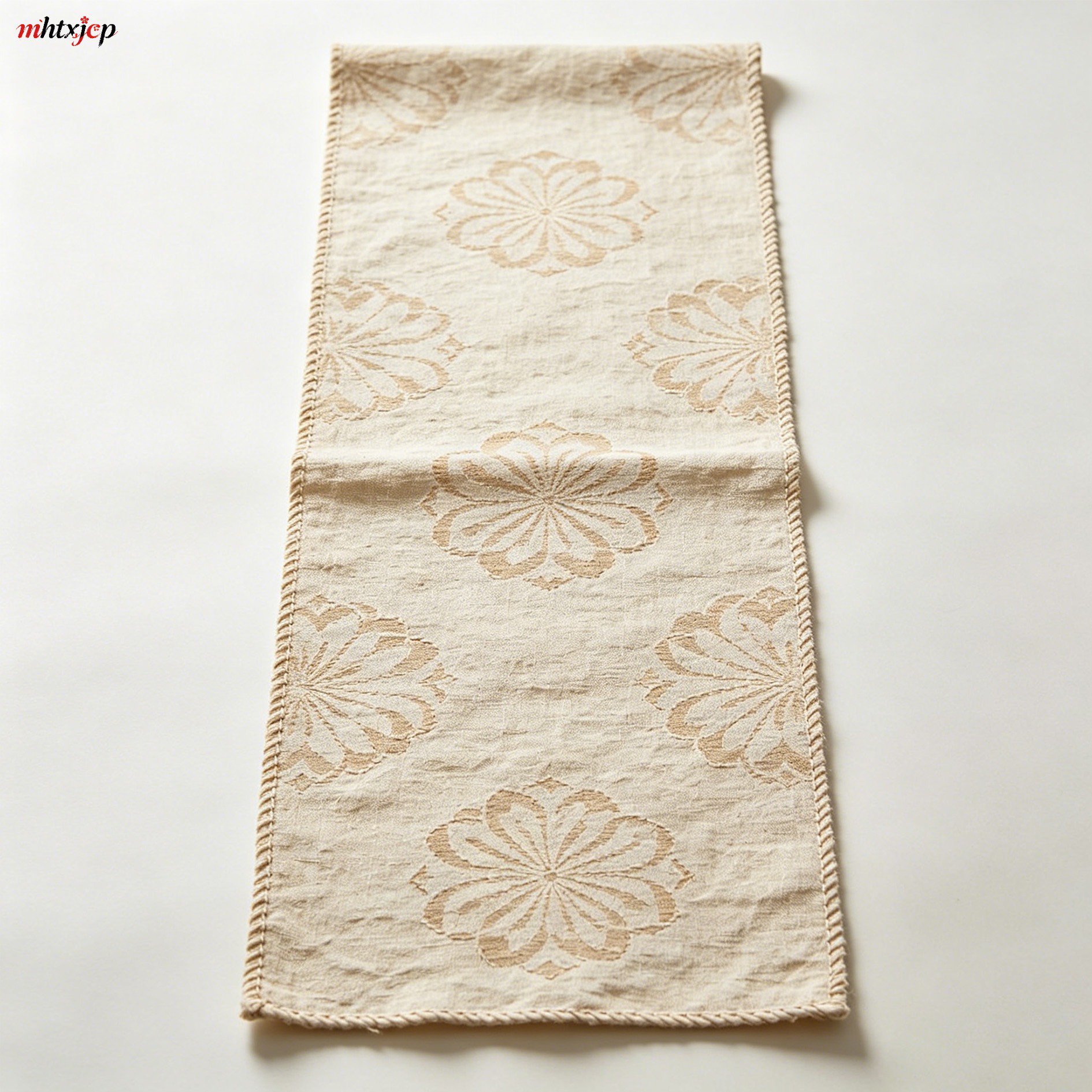 綿と麻の刺繍入りテーブルランナー