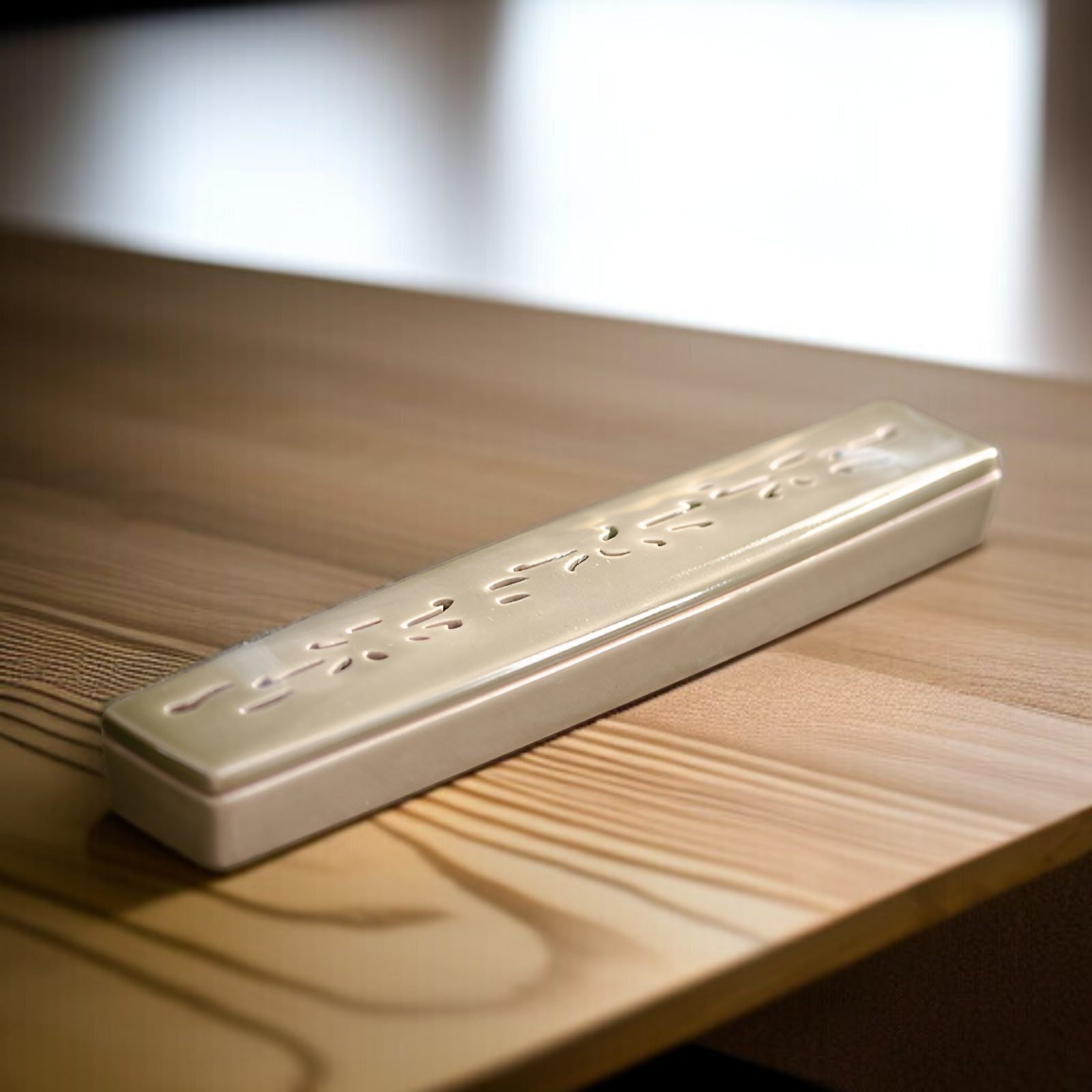 모던 인테리어와 어울리는 향로