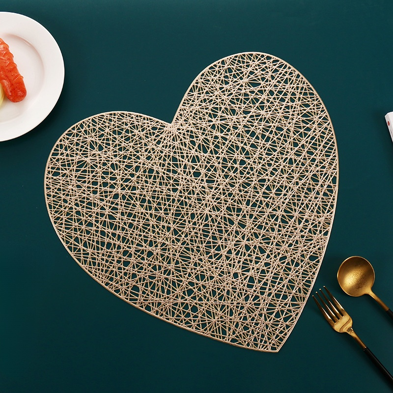 Heart-shaped placemats and coasters