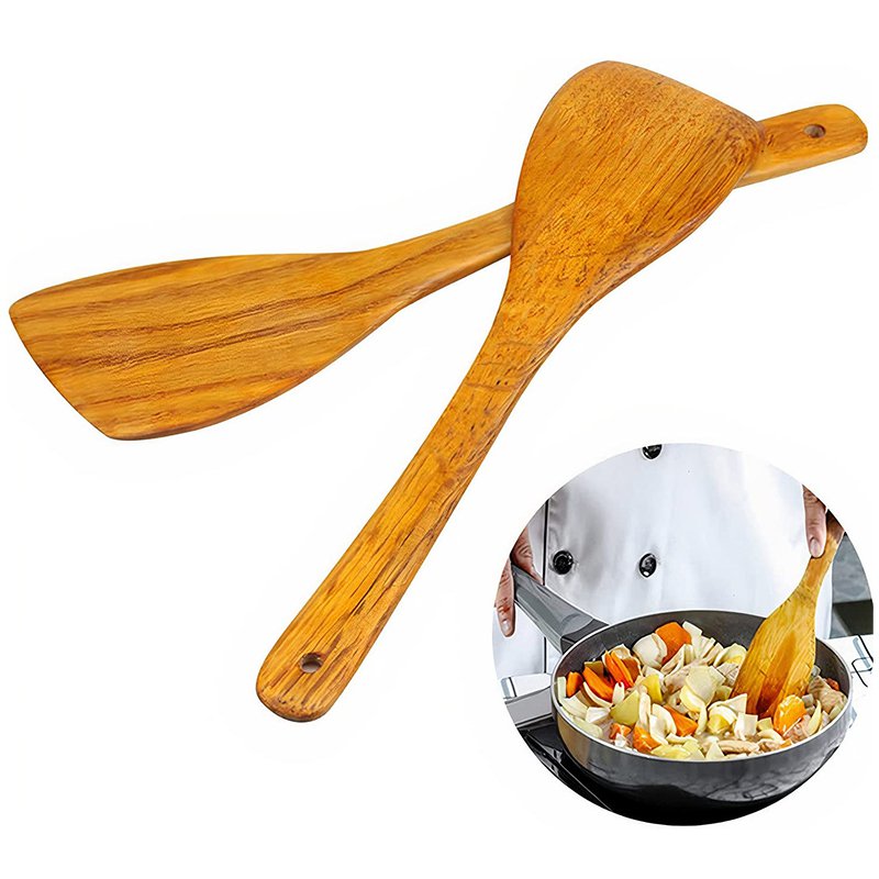 Palas de madera, ollas, palas, vajilla y Verduras fritas