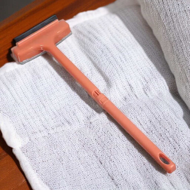 Effortless dust removal with diamond screen brush