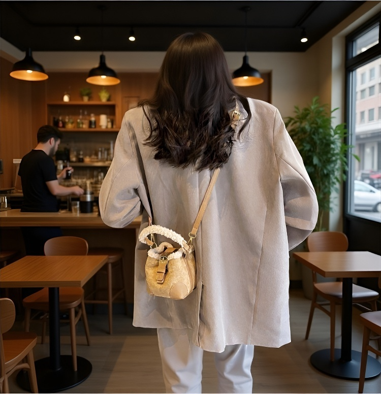 持ち手部分がしっかりしたバケットバッグ