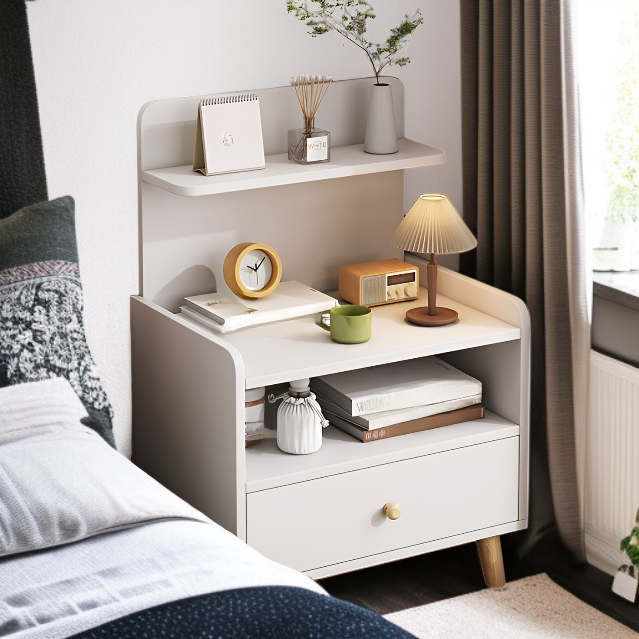 モダンでシンプルな小型ベッドサイドキャビネット