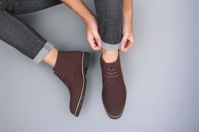 耐久性に優れたメンズマーティンブーツ