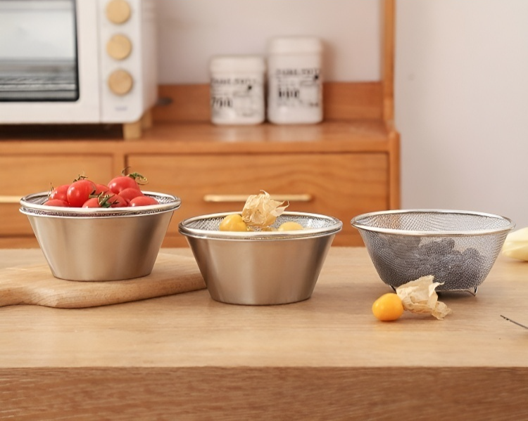 キッチンで使えるミニ排水バスケット