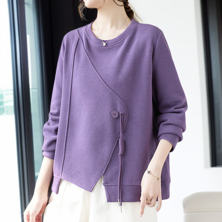 여성 루즈핏 캐주얼 스웨터 착용 이미지