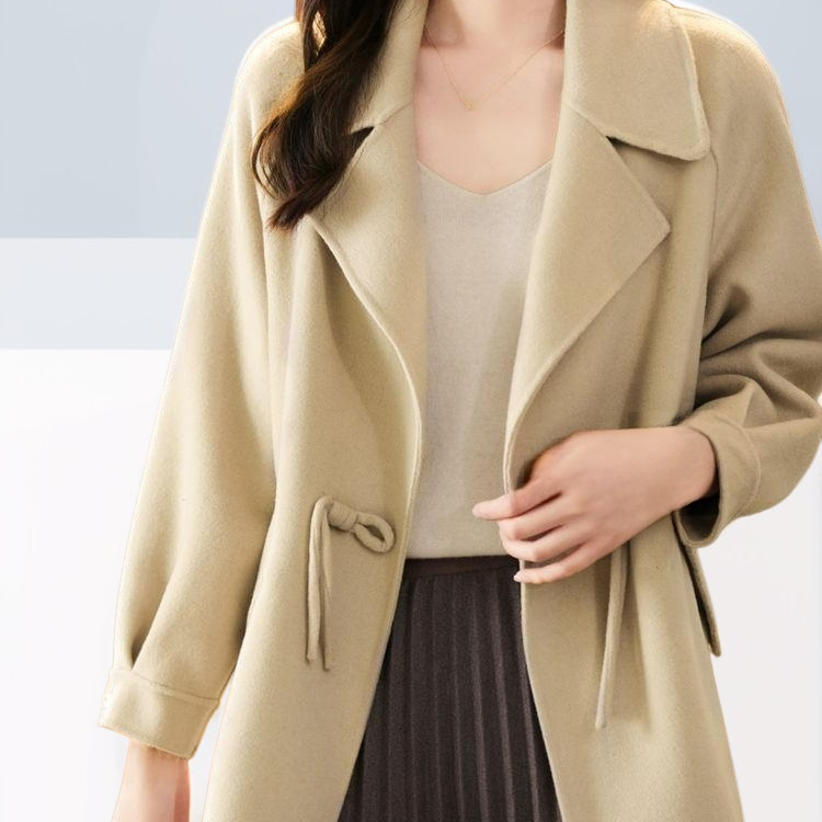 키가 작은 여성을 위한 양면 모조 캐시미어 코트, 짧은 한국 스타일, 느슨한 핏, 뿔 단추 디자인으로 가을과 겨울에 완벽합니다.