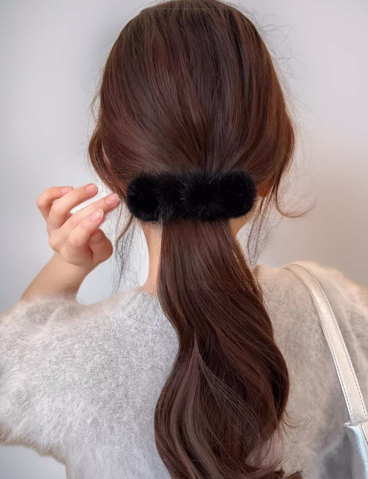 可愛毛絨髮夾搭配日常穿搭