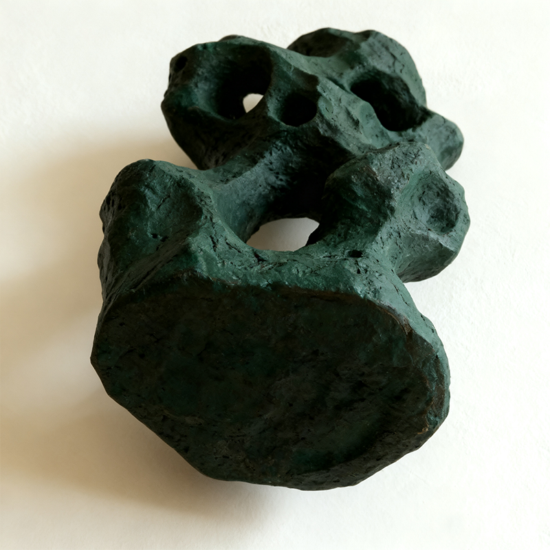 リビングに映える現代風オブジェ