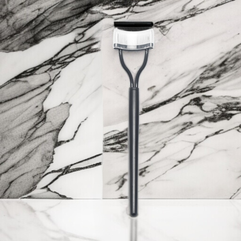 アイメイクツール4点セットのパッケージ