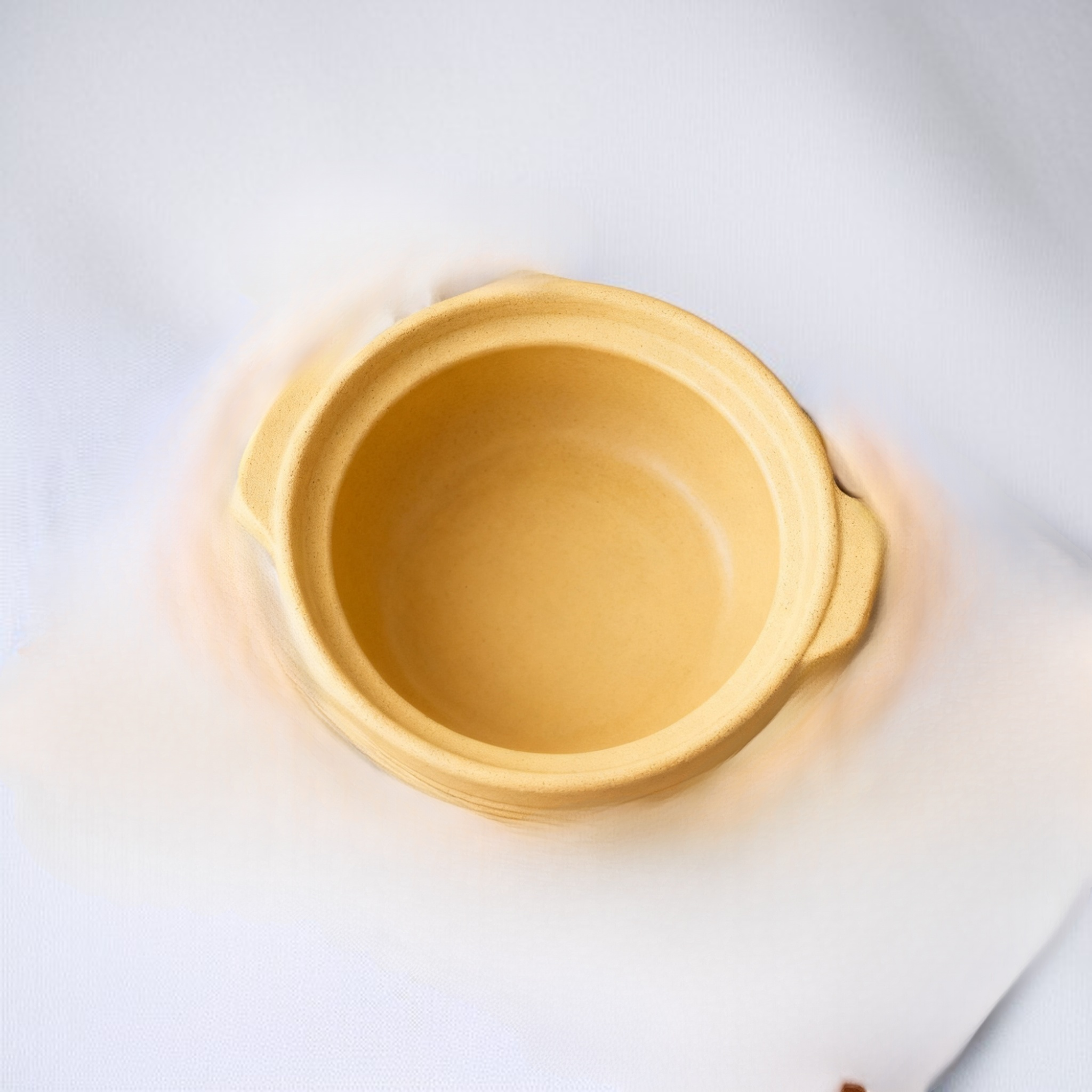 노란색 세라믹 캐서롤