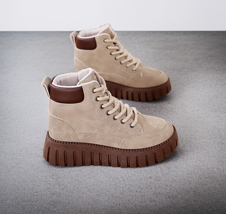 防滑ソールを備えたスノーブーツの底面