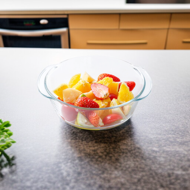 透明なガラスのボウル