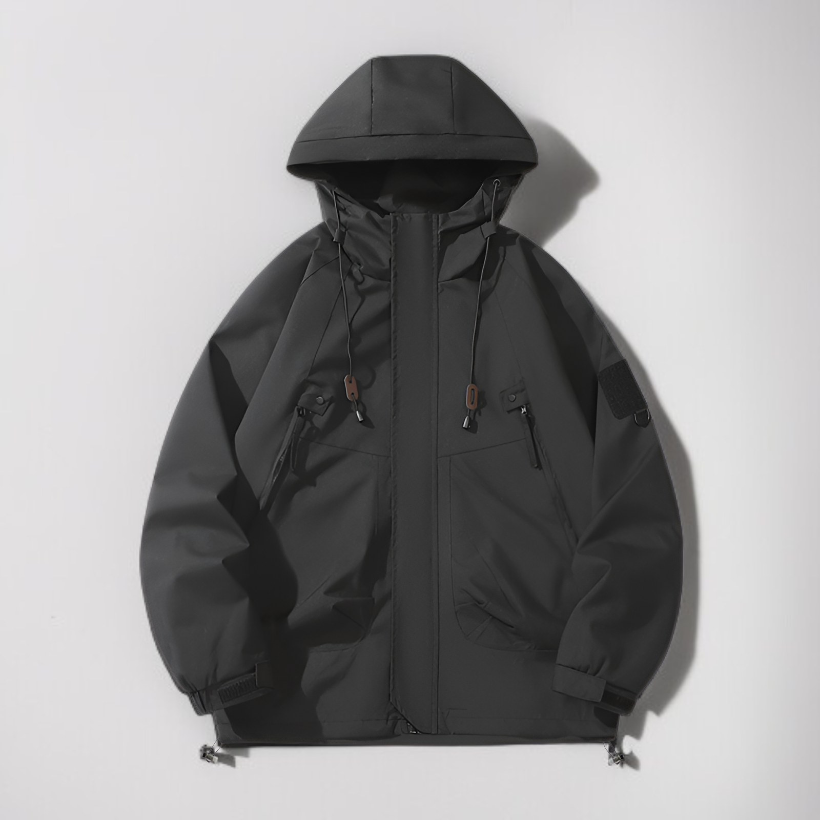 تفاصيل جاكيت عصري مقاوم للرياح