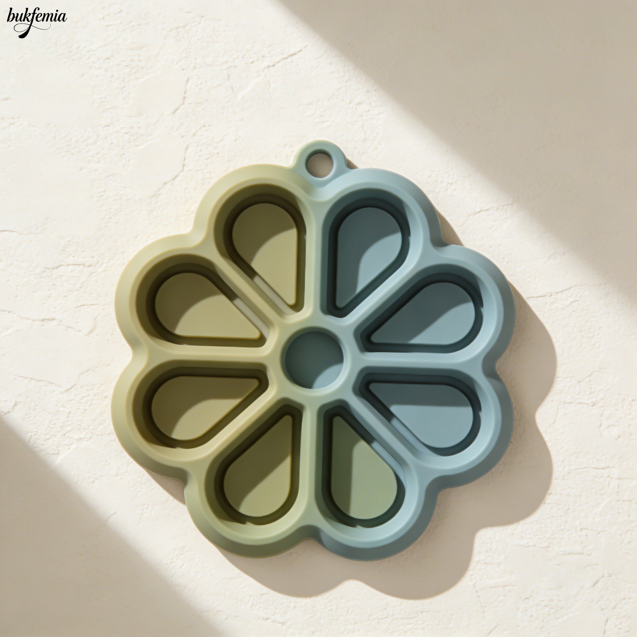 Flower-shaped silicone heat-resistant mats (6 pieces)