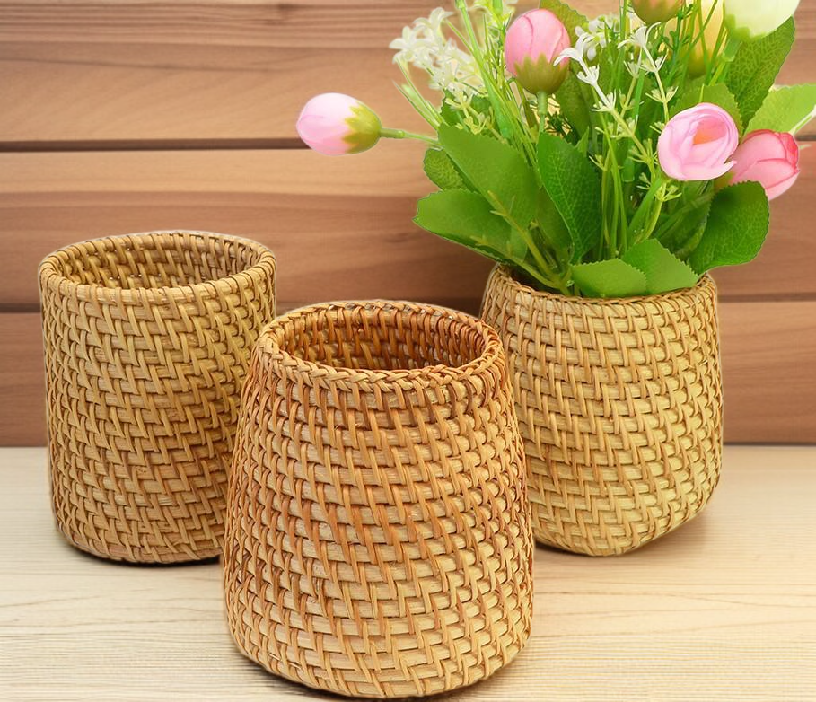 Rustic rattan tea bucket for tea room decor