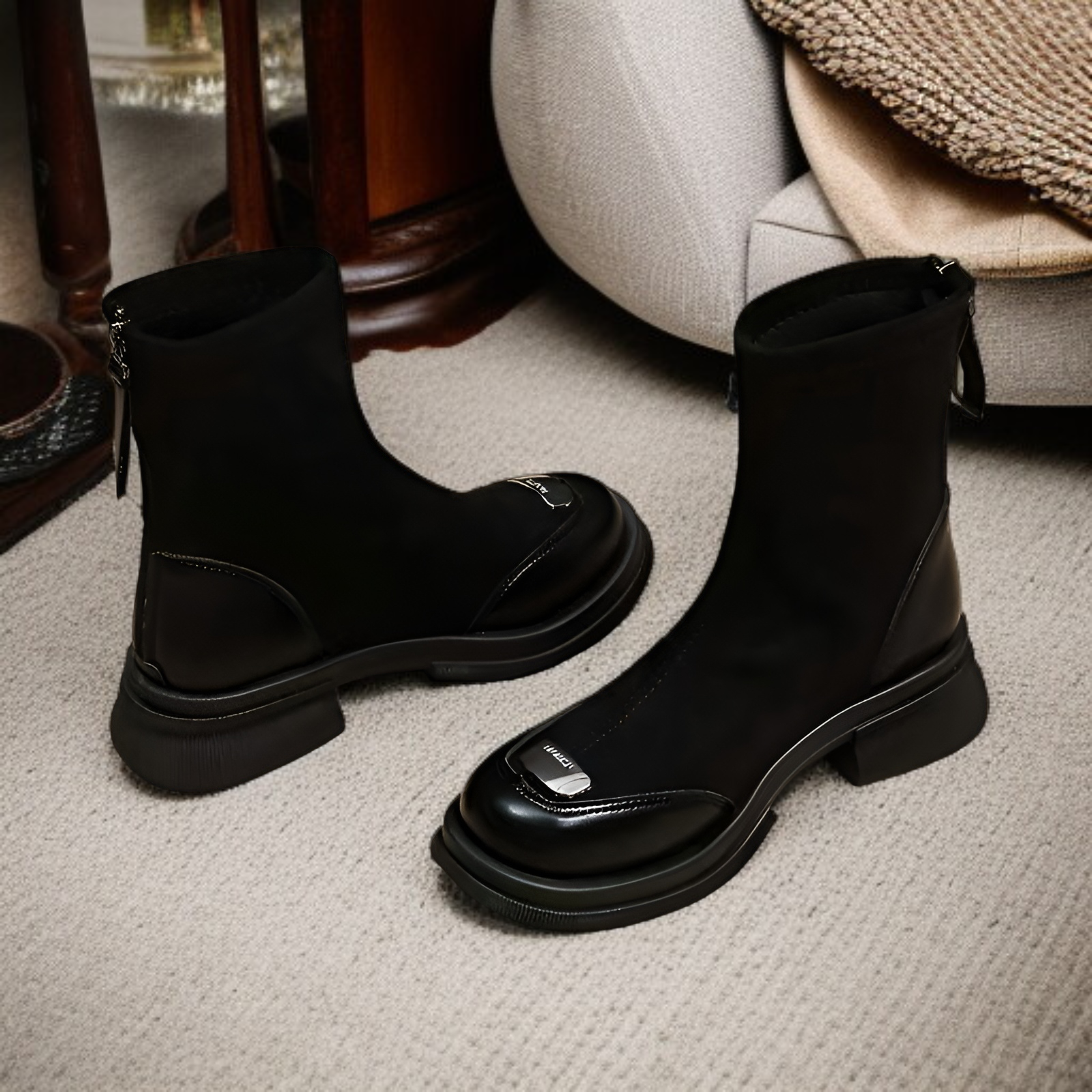 女性用小さめ厚底マーティンブーツ  ハイエンド スキニー ベアブーツ フレンチ 厚底ショートブーツ