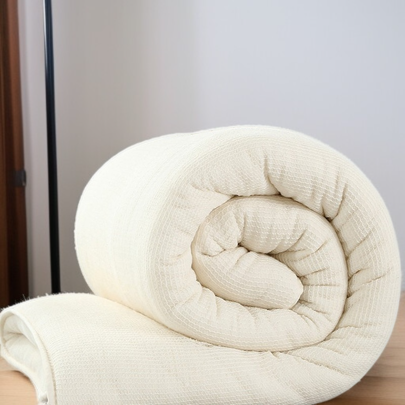 Heat storage and insulation cotton quilt