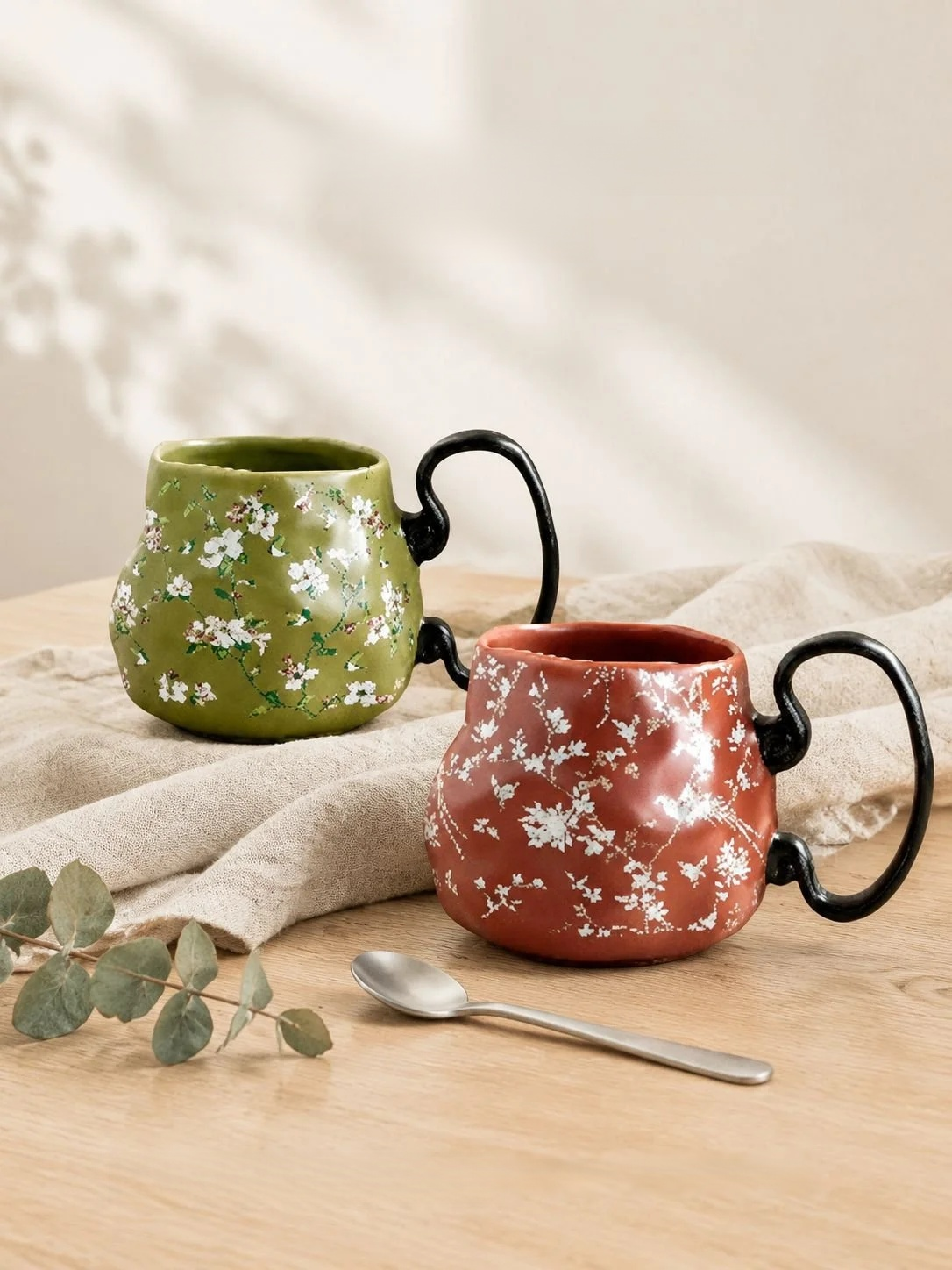 Ceramic beverage cup suitable for tea, coffee, and water