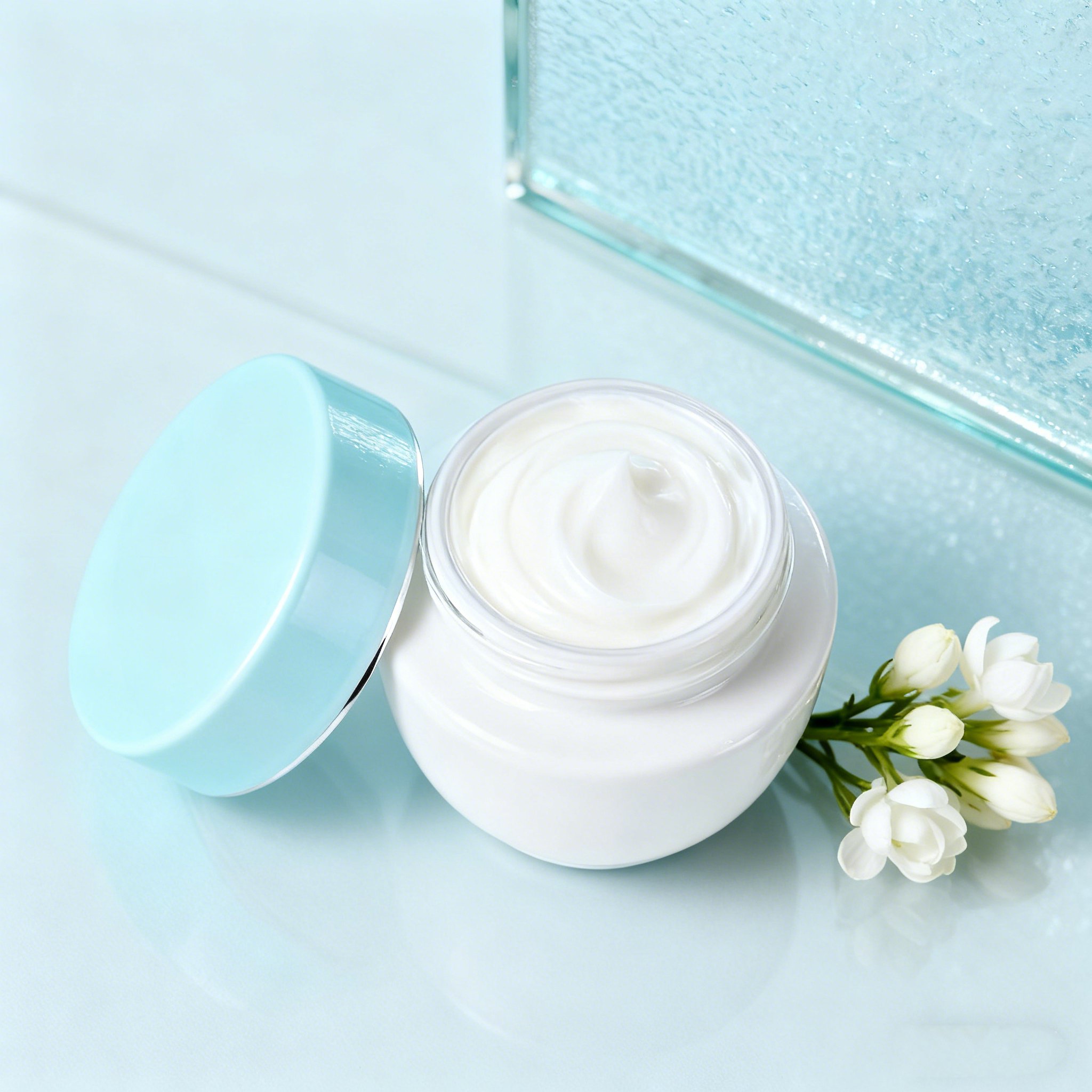 피부톤 개선을 돕는 미백 크림 사용 전후 비교