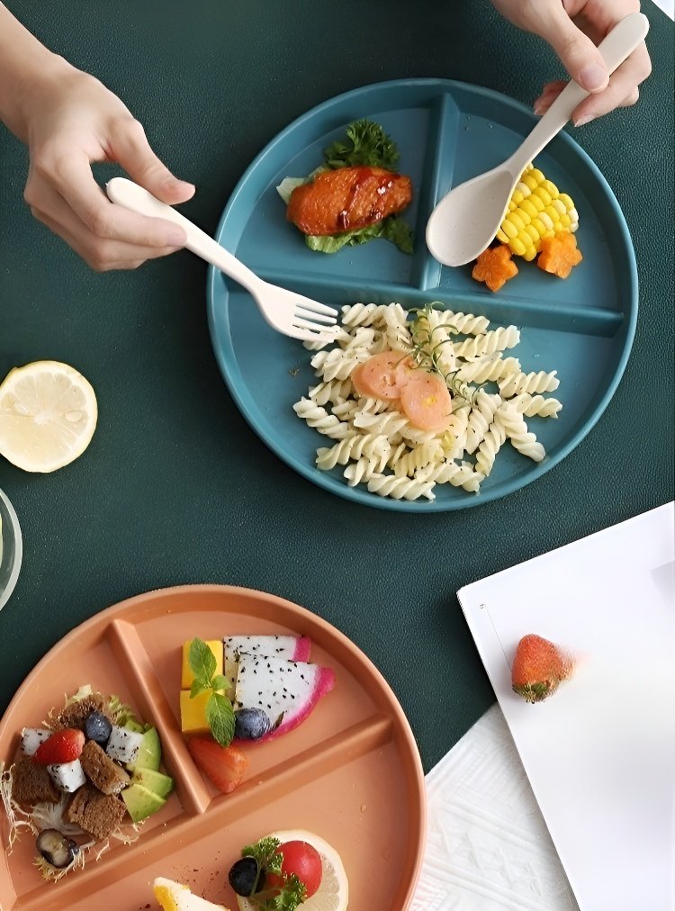 صواني بلاستيكية متعددة الاستخدامات