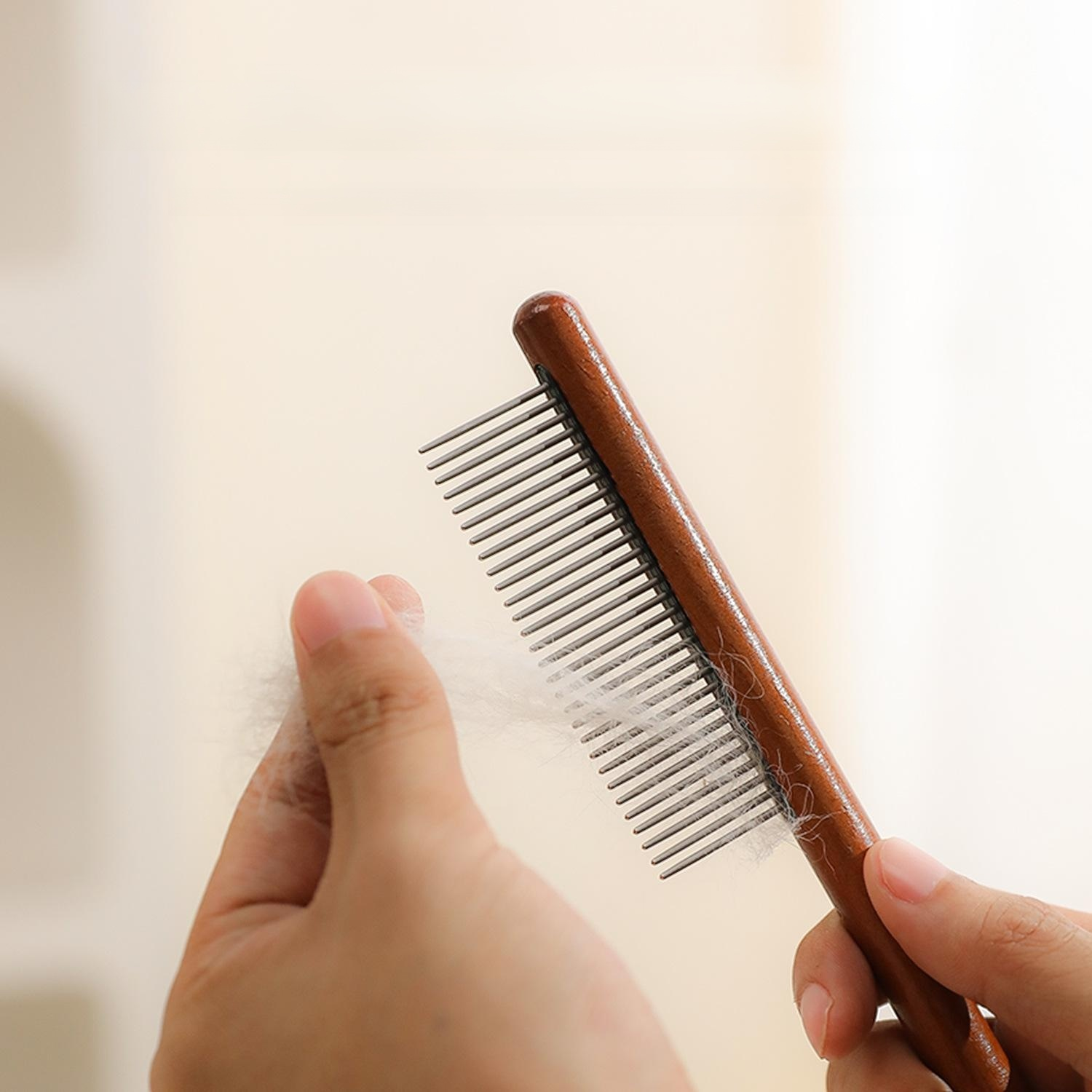 Hundekamm mit Griff aus Massivholz