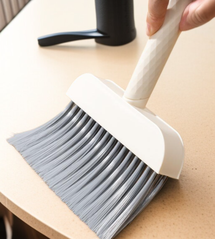 Efficient keyboard brush for removing dust and debris