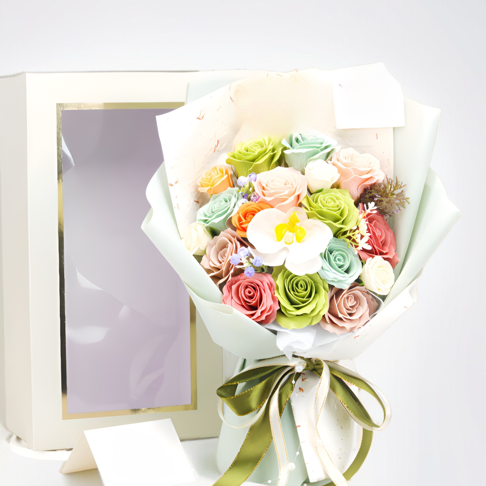 Caja decorativa con flores para cumpleaños