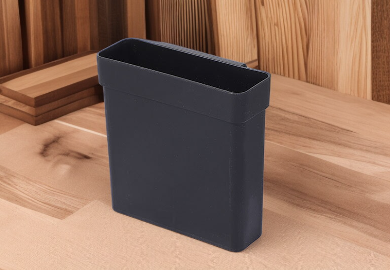 주방용품 정리된 플라스틱 선반