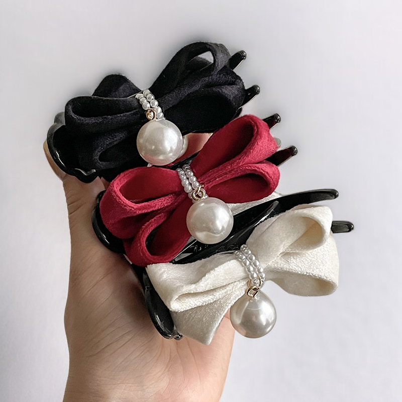 Hair clip with high ponytail