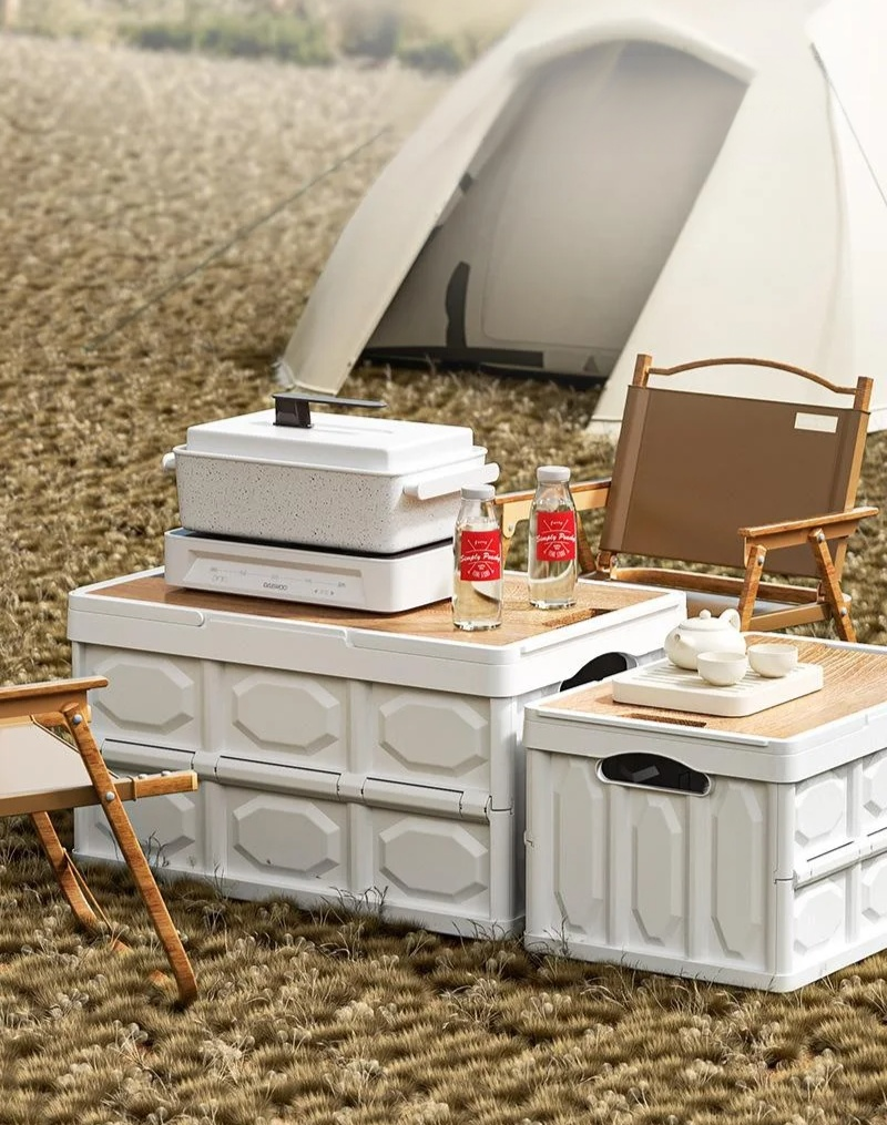 자동차 트렁크에 정리된 다용도 수납박스