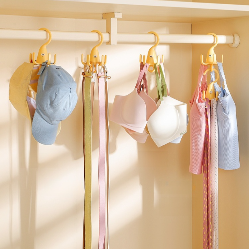 Five-claw rotating hook for bags and hats
