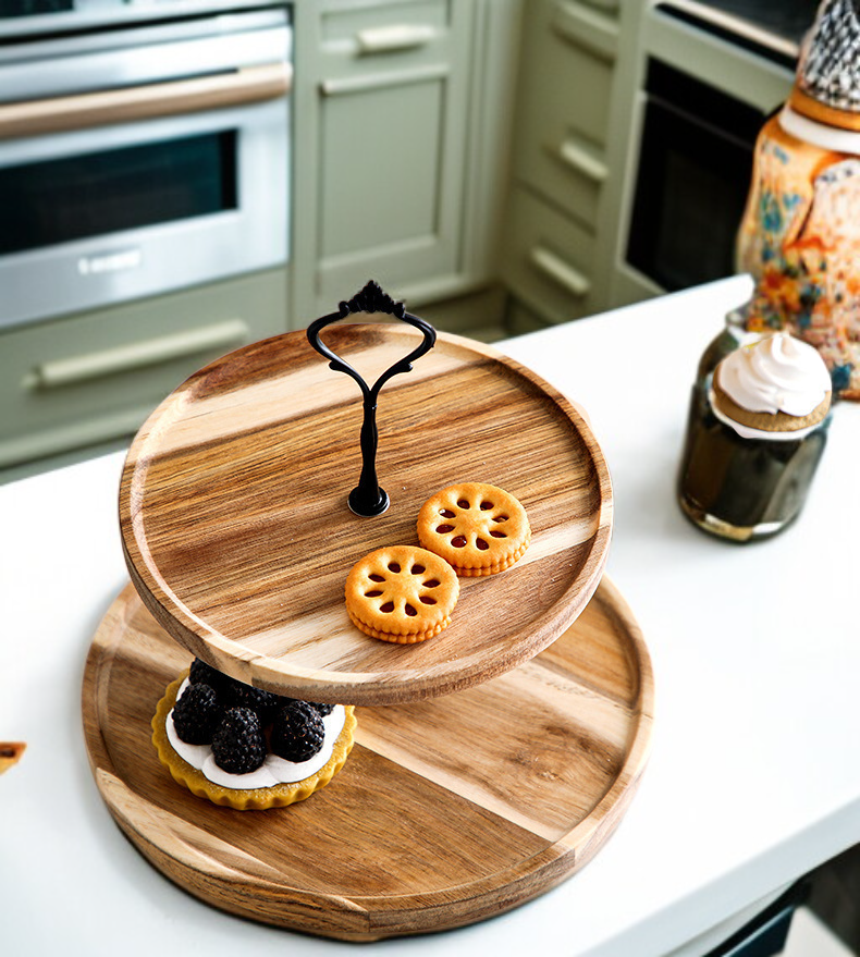 결혼식 테이블에 사용된 장식 트레이