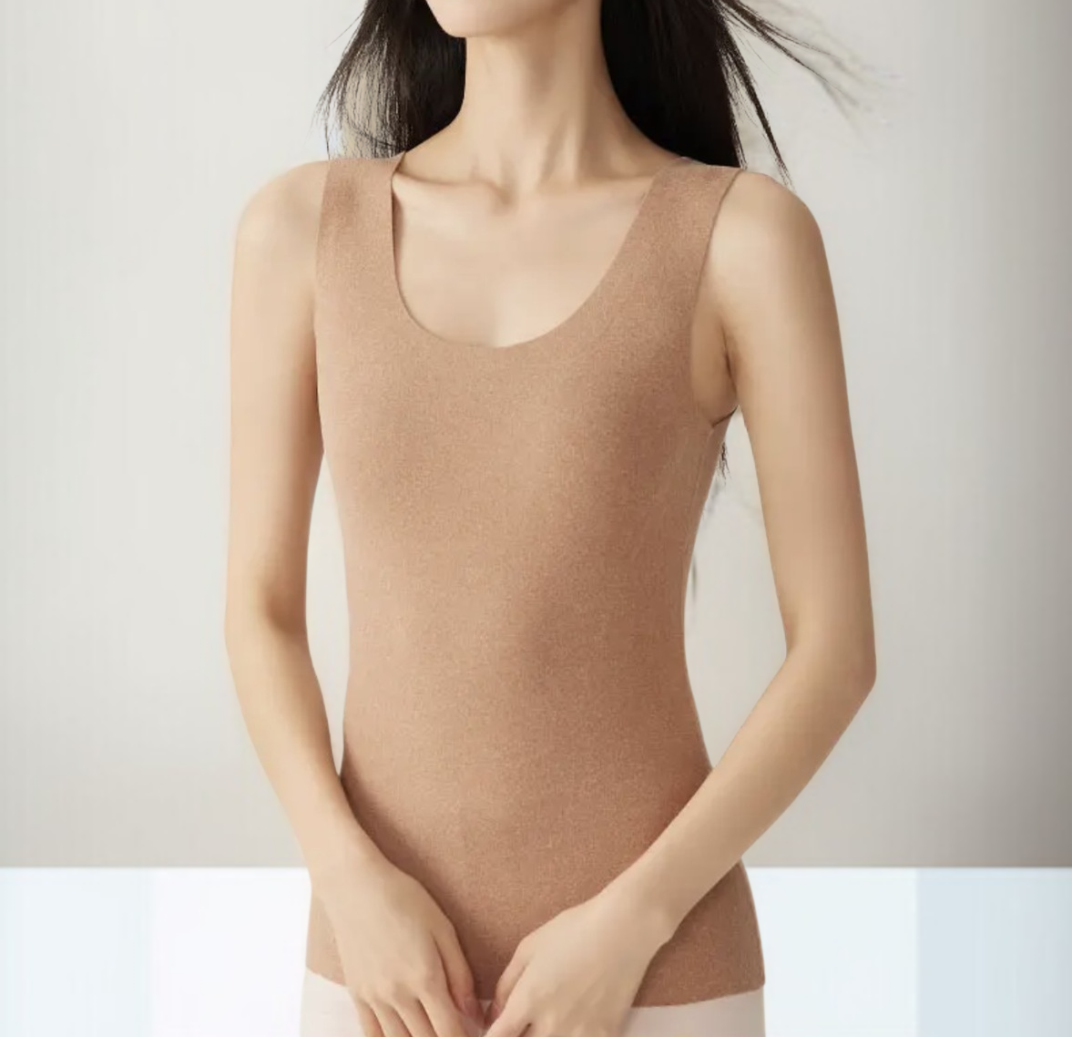 女士無痕背心側面剪裁展示