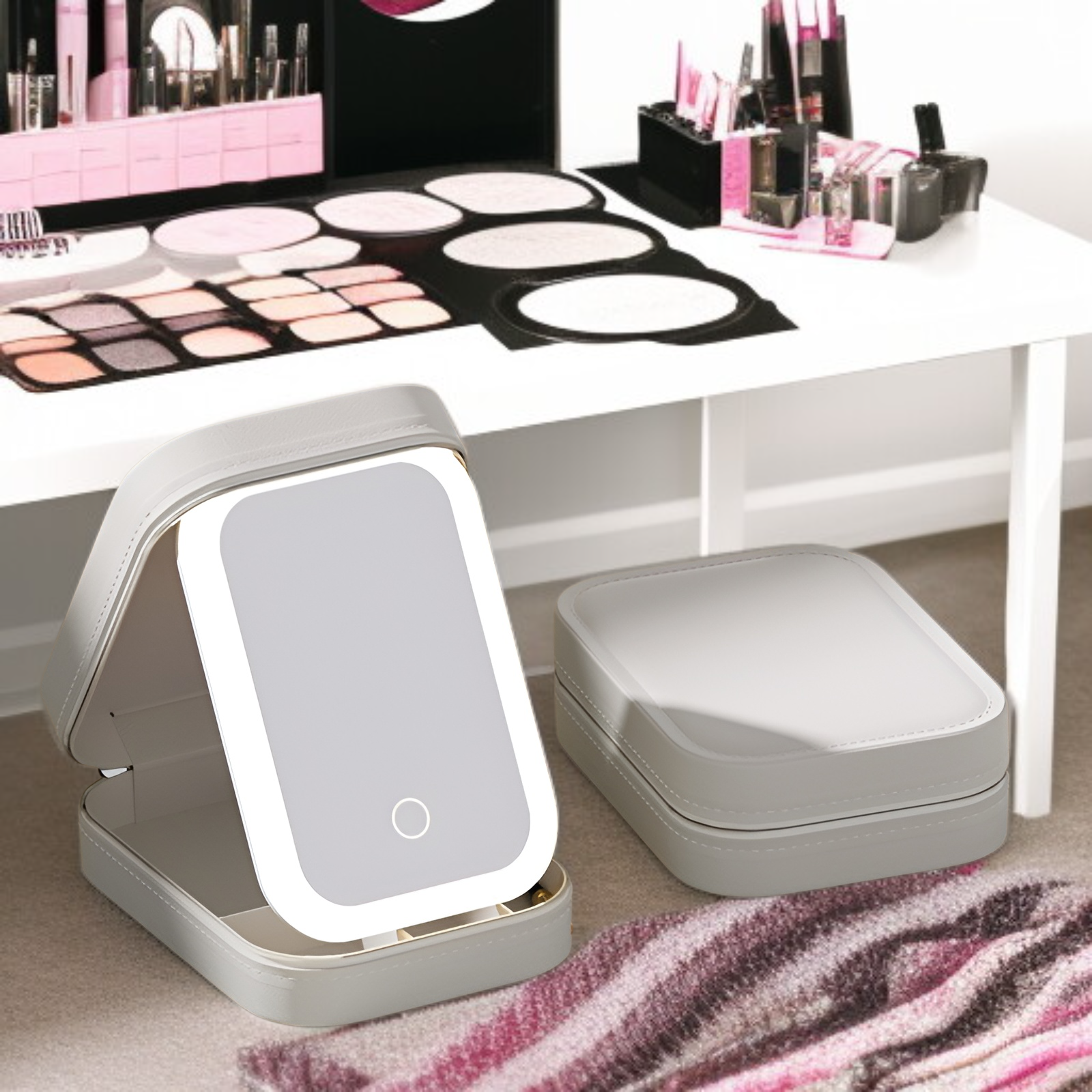 収納力抜群のジュエリーボックス内部