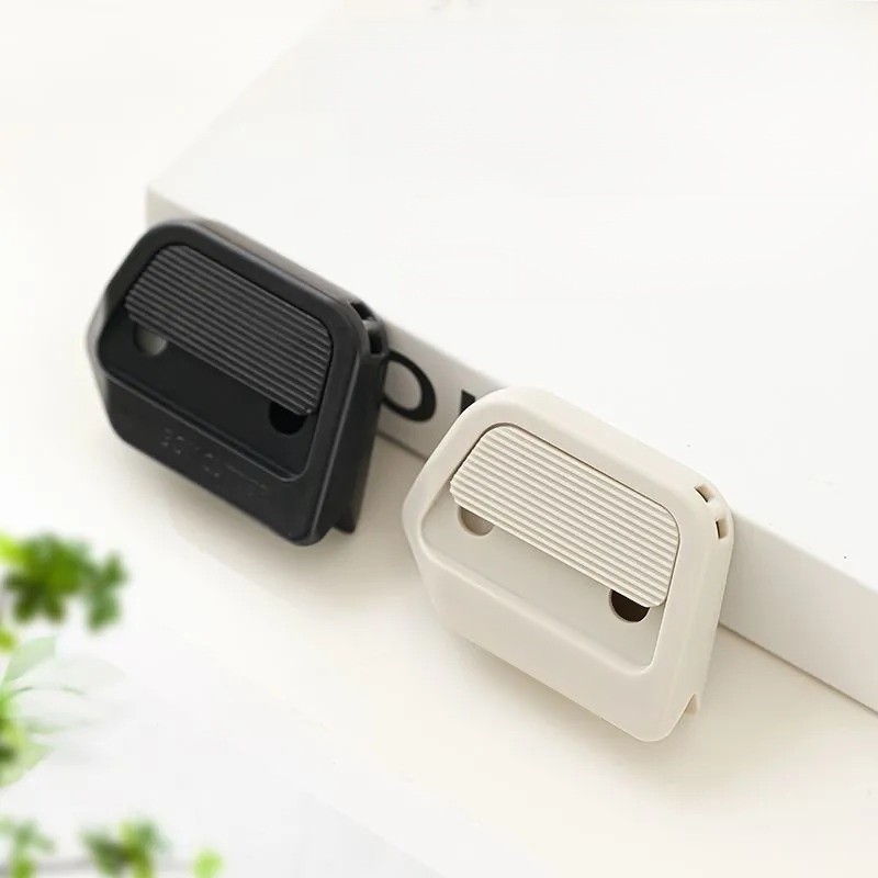 Auto-Retractable Safety Box Cutter