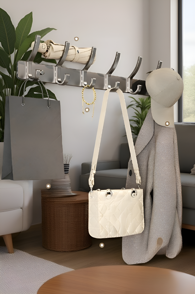 خطافات متينة لتعليق الحقائب والمناشف