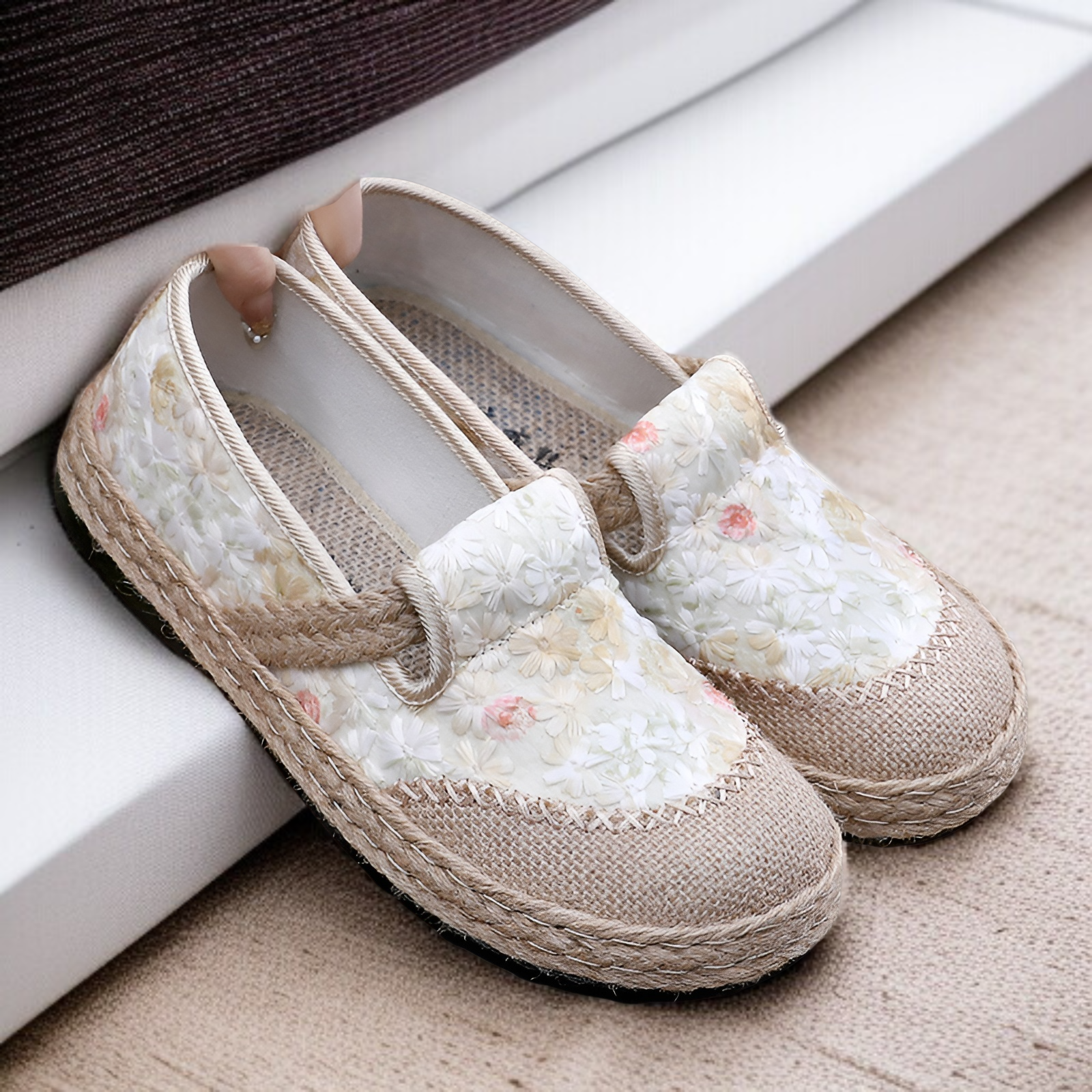 靴レディース春靴新しいエスニックスタイルの母靴リネン古い北京布靴ワンステップ通気性カジュアルシューズ