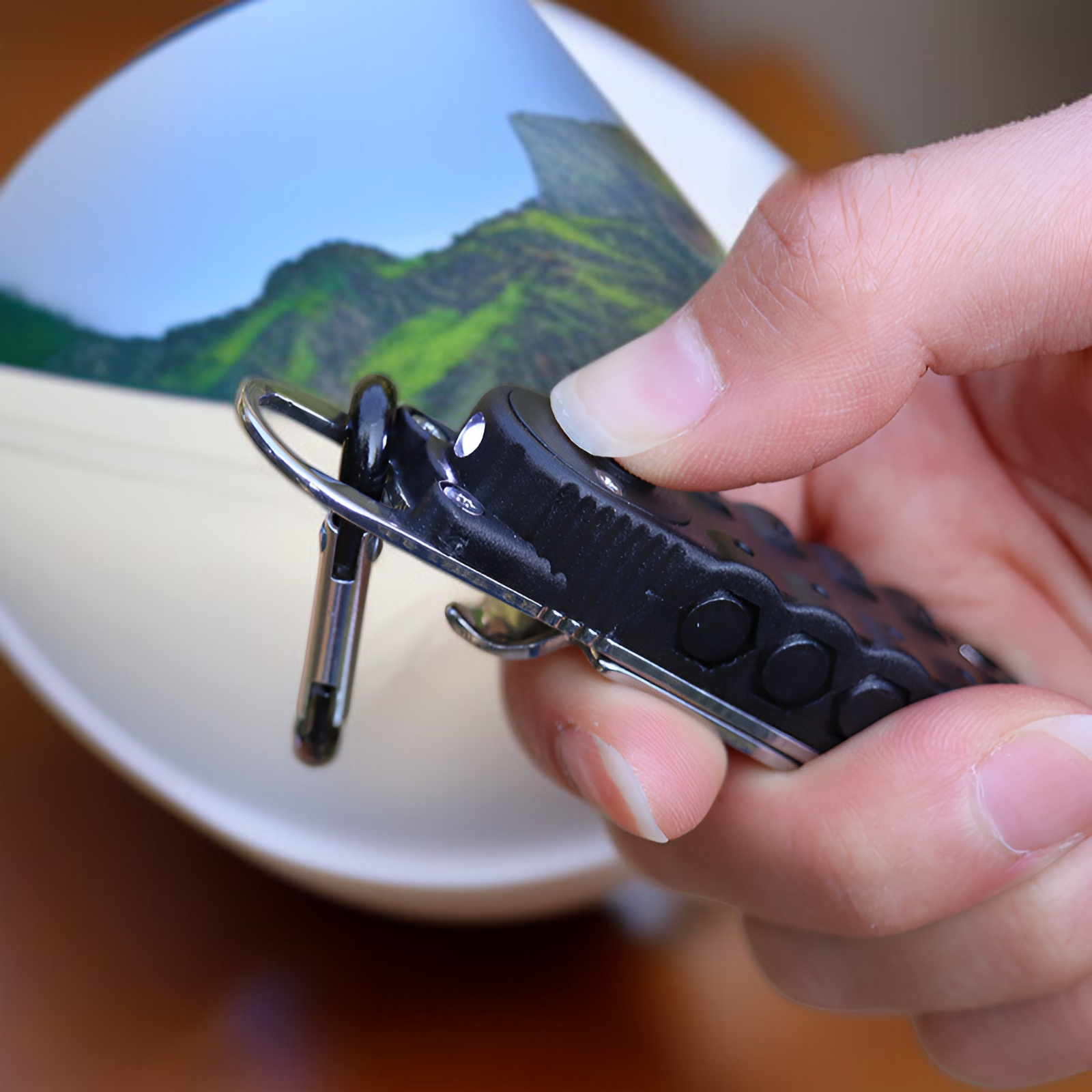 Small screwdriver tool for glasses and watches