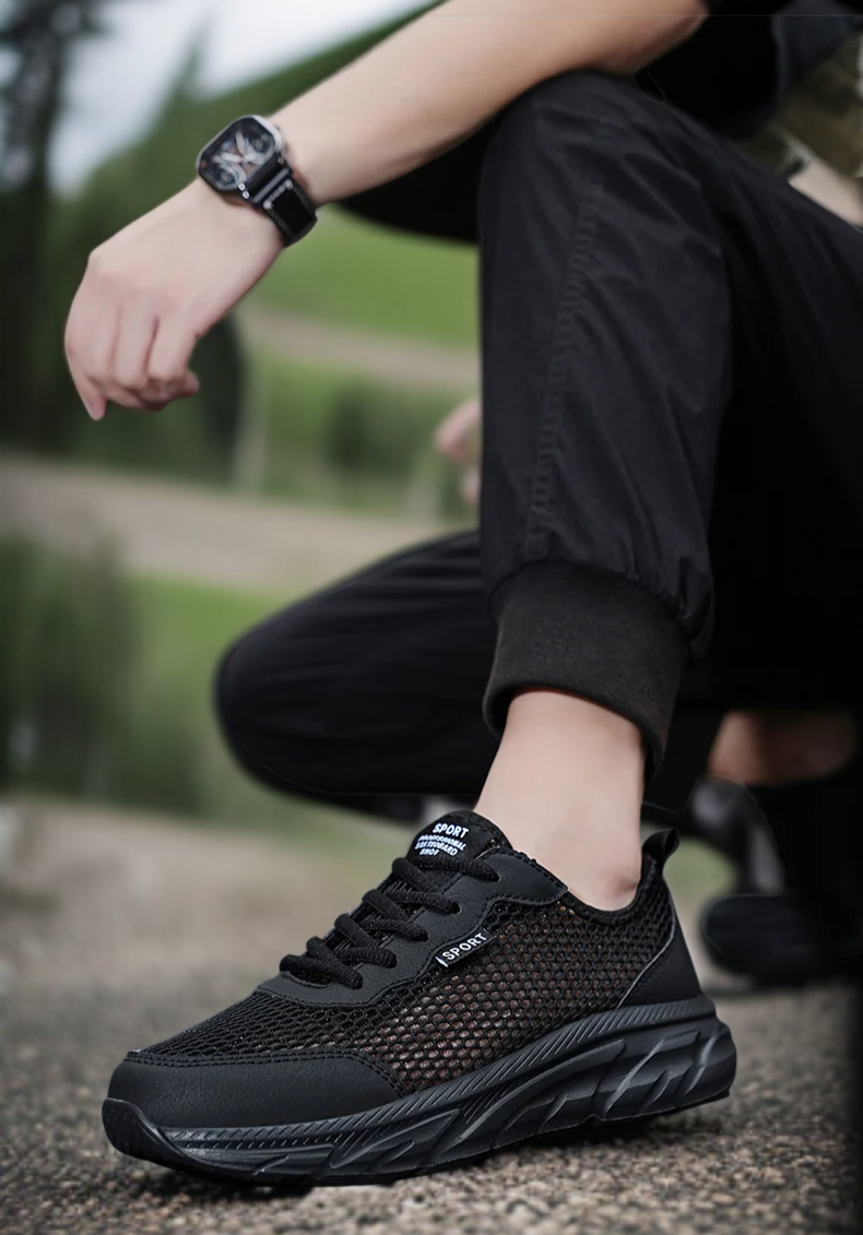メンズシューズ、透かし彫りメッシュスポーツシューズ、通気性のあるカジュアルシューズ、夏用軽量スポーツシューズ、ファッショナブルなランニングシューズ