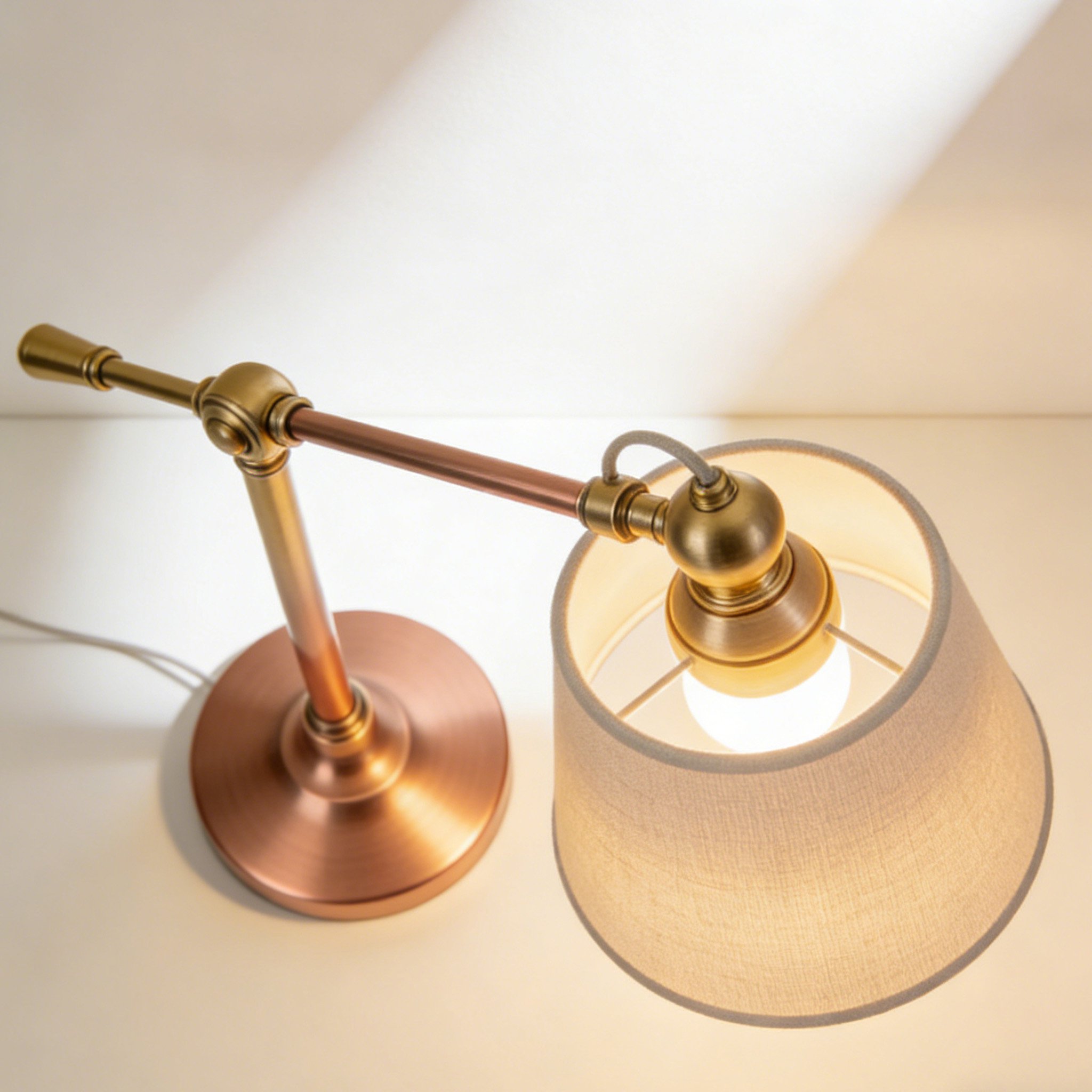 Dimmbarer augenschonender Tischlampe