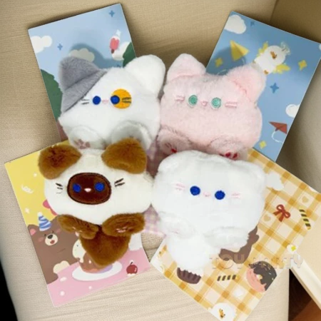 Katzenplanet Schlüsselanhänger Quietschende Plüsch-Katzenfigur