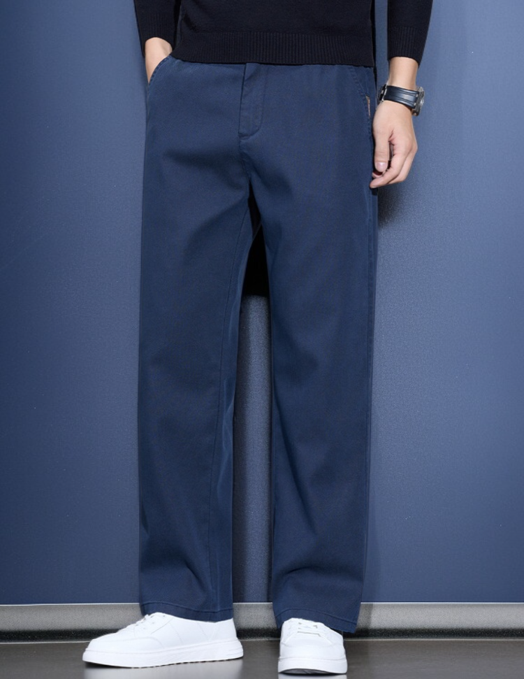 편안한 착용감의 남성 팬츠 허리 부분